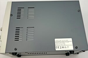 Regelbares Labornetzgerät CTL-3010 beleuchtete LCD Anzeige 0-30V 0-10A