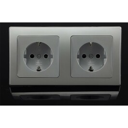 DELPHI Starter 2 Steckdo.+ 2-fach Rahmen 250V~/ 16A Steckanschluss silber