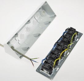 5-fach Steckdosenblock weiß 250V~/ 16A Aufbaumontage