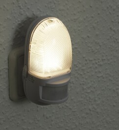 LED Nachtlicht mit Bewegungsmelder 230V 3 weiße LEDs On/Off/Auto