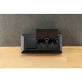 3-fach Steckdosenblock schwarz 250V~/ 16A Aufbaumontage mit Klappen