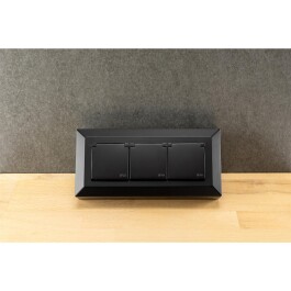3-fach Steckdosenblock schwarz 250V~/ 16A Aufbaumontage mit Klappen