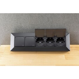 5-fach Steckdosenblock schwarz 250V~/ 16A Aufbaumontage mit Klappen